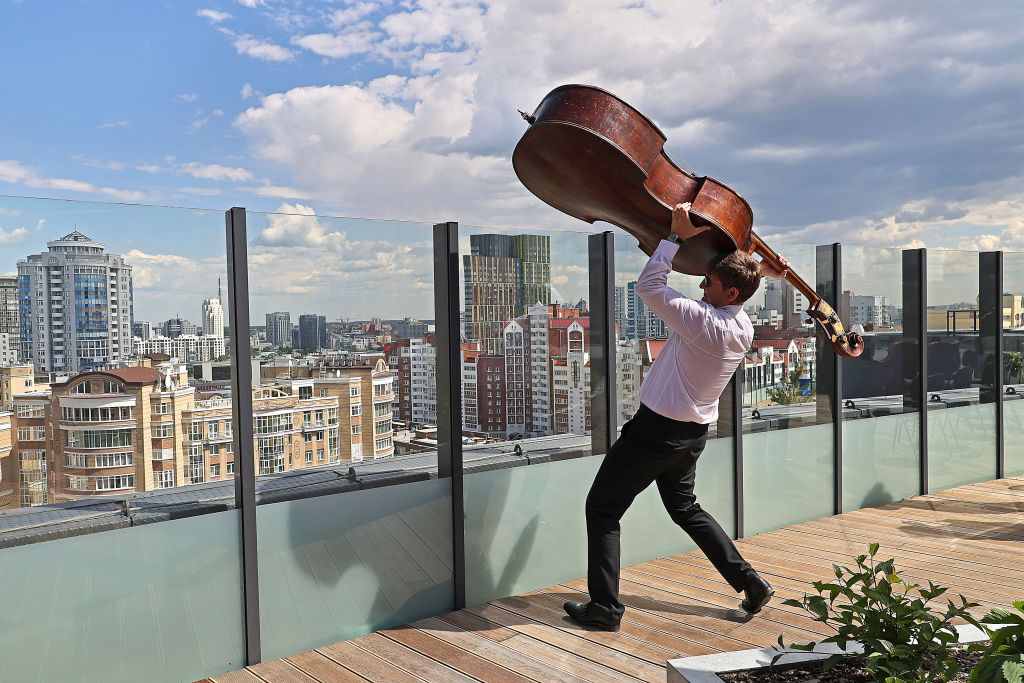 Ищем контрабас!